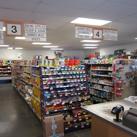 Nisutlin Trading Post Motel Teslin Екстер'єр фото
