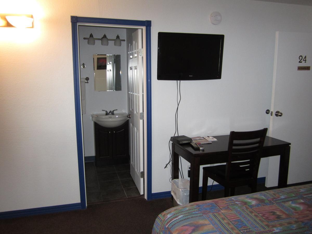 Nisutlin Trading Post Motel Teslin Номер фото